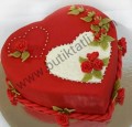 Kalpli sevgililer günü pastası